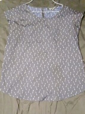 Sweet Rain Navy and White Arrow Print Scoop Neck Top
